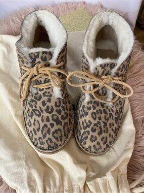 🐾 NWT beek Penguin Suede Shearling Booties – Leopard Print